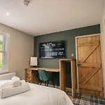 Hotel The Dragon At