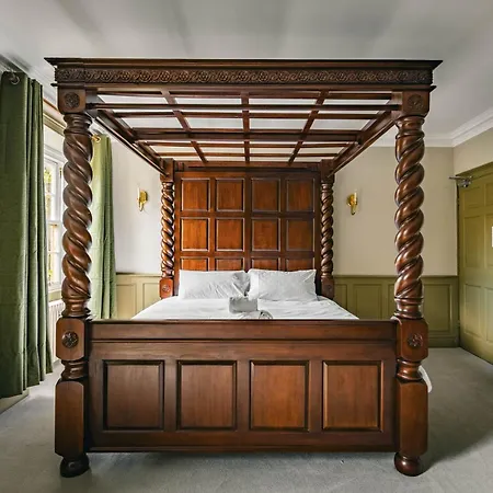 The Dragon At Hotell 4*