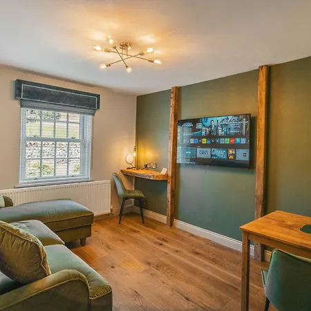 Hotel The Dragon At 4*