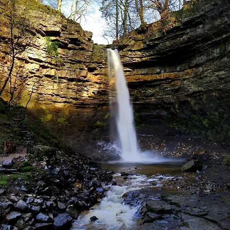 The Dragon At 4* Hardraw