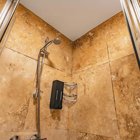 The Dragon At Hotel Hardraw